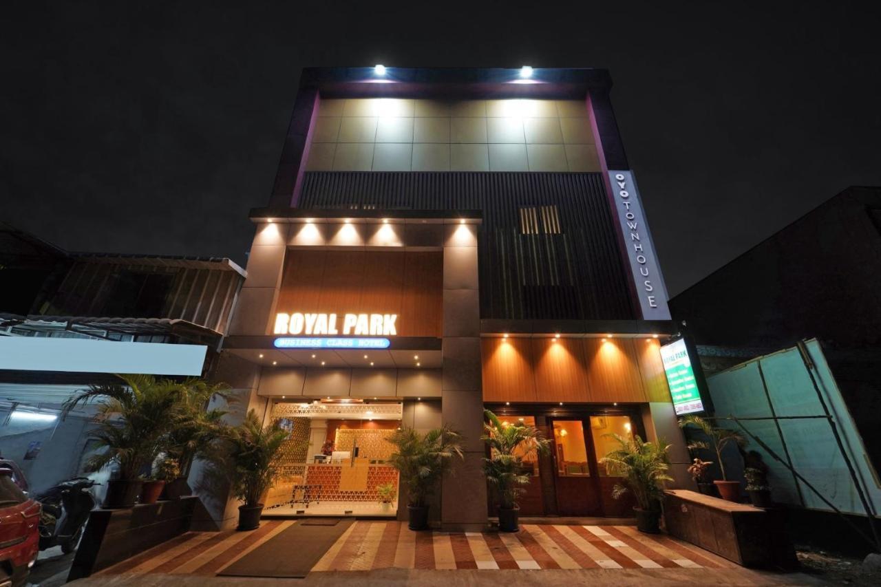 Capital O 82343 Hotel Star Holidays Chennai Exterior foto