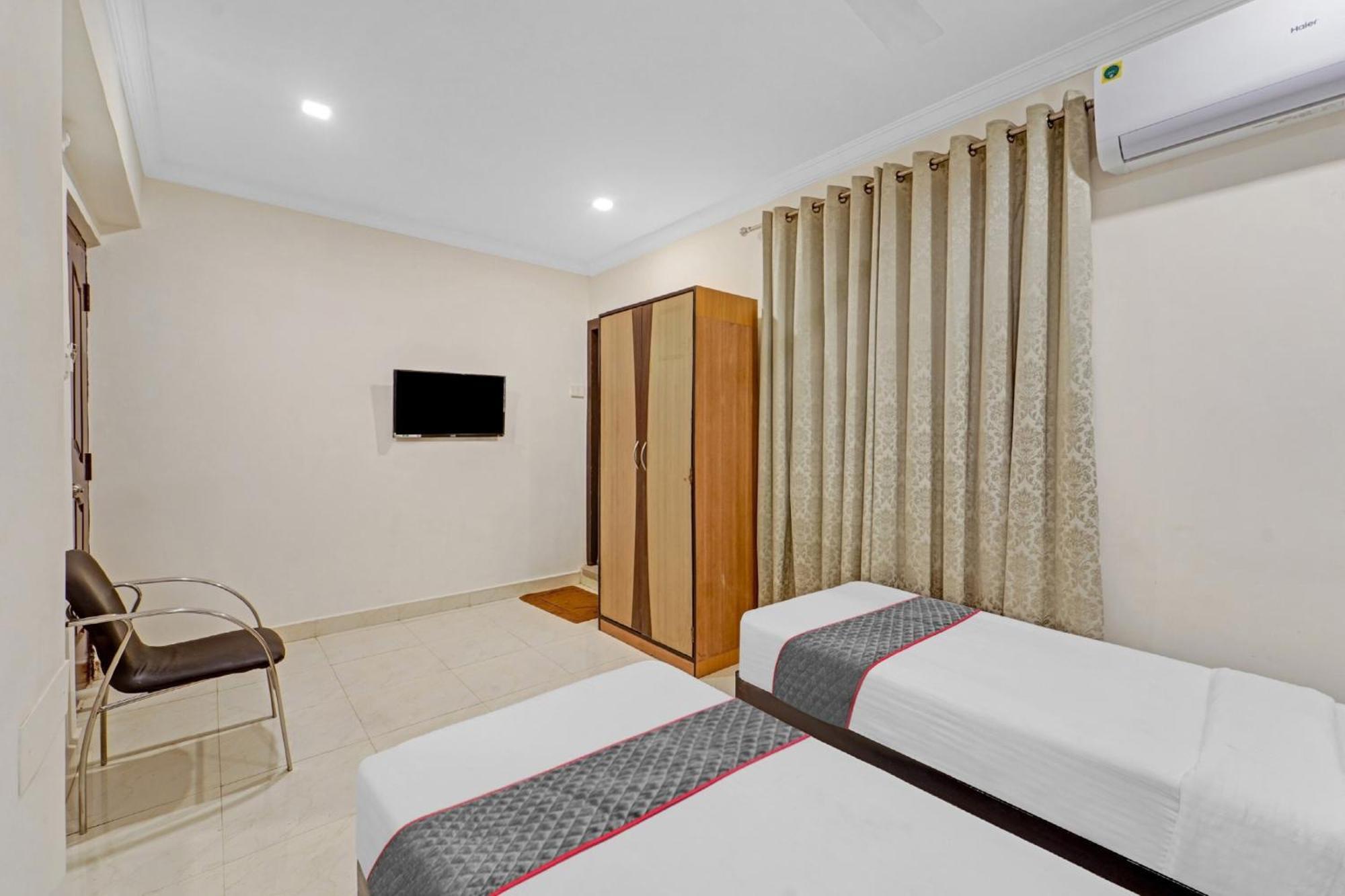 Capital O 82343 Hotel Star Holidays Chennai Exterior foto