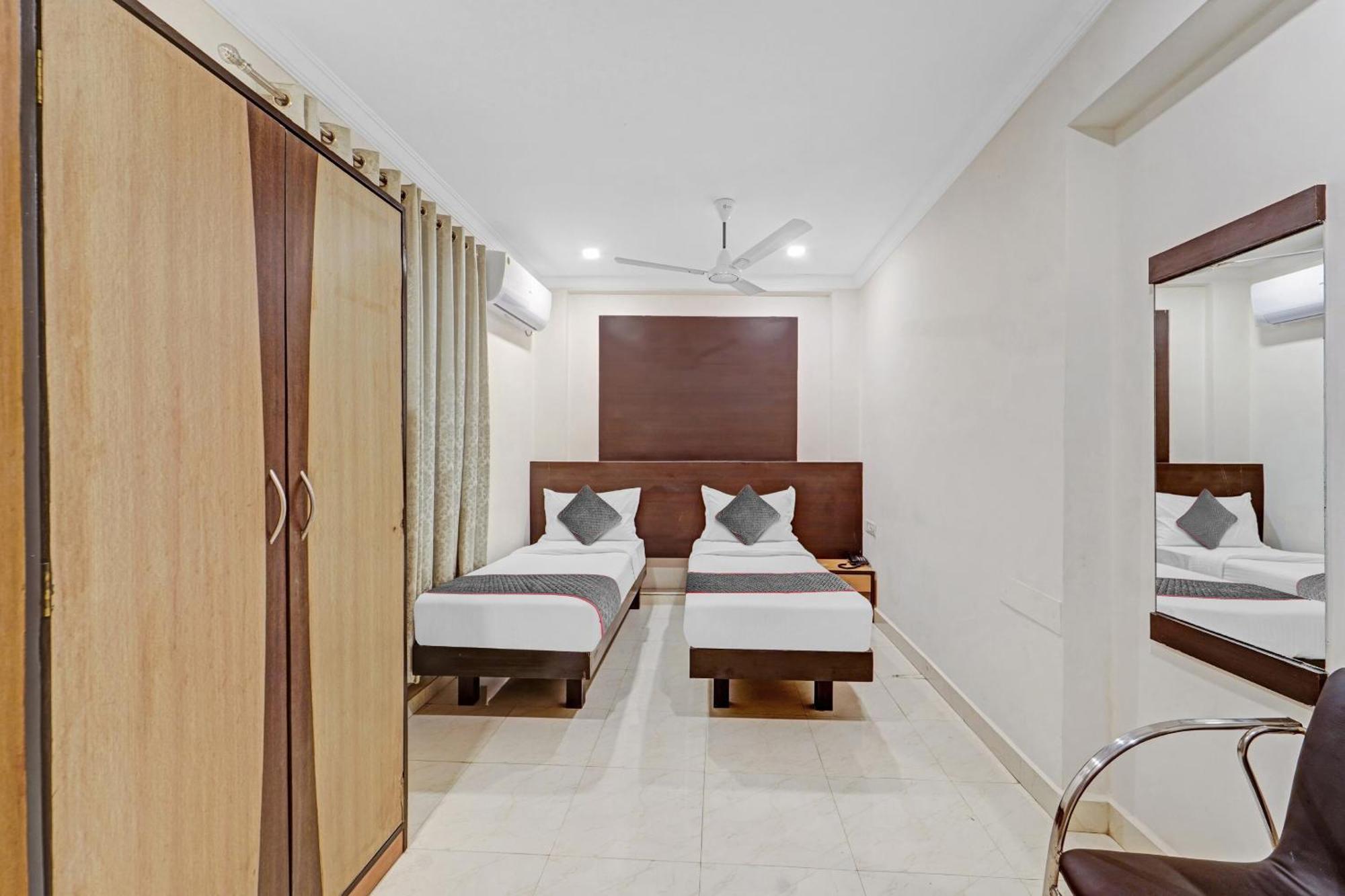 Capital O 82343 Hotel Star Holidays Chennai Exterior foto