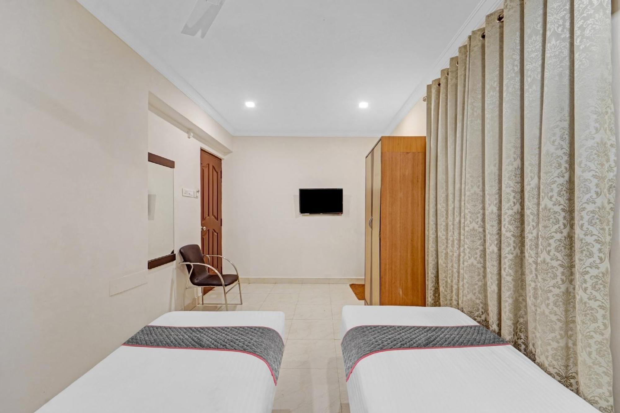 Capital O 82343 Hotel Star Holidays Chennai Exterior foto